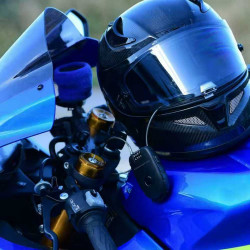 Knmaster Motosiklet Kaskı Kilidi + Knmaster Karbon Çanta Hediyeli – Esnek Kablo ve Üst Düzey Koruma Knmaster Motosiklet Kaskı Kilidi + Knmaster Karbon Çanta Hediyeli – Esnek Kablo ve Üst Düzey Koruma